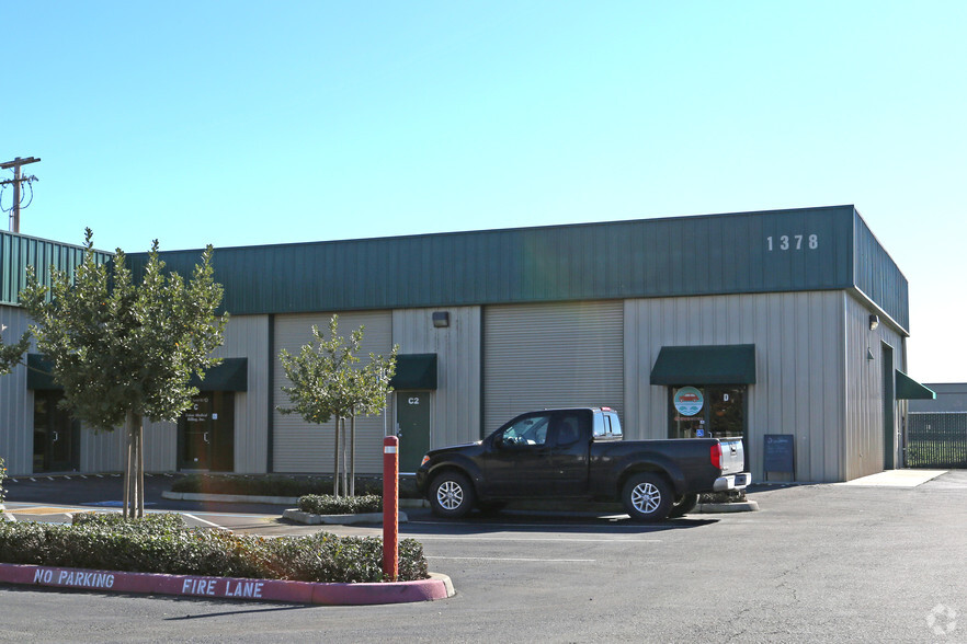 1378 E Turner Rd, Lodi, CA à louer - Photo de l’immeuble – Image 2 sur 3
