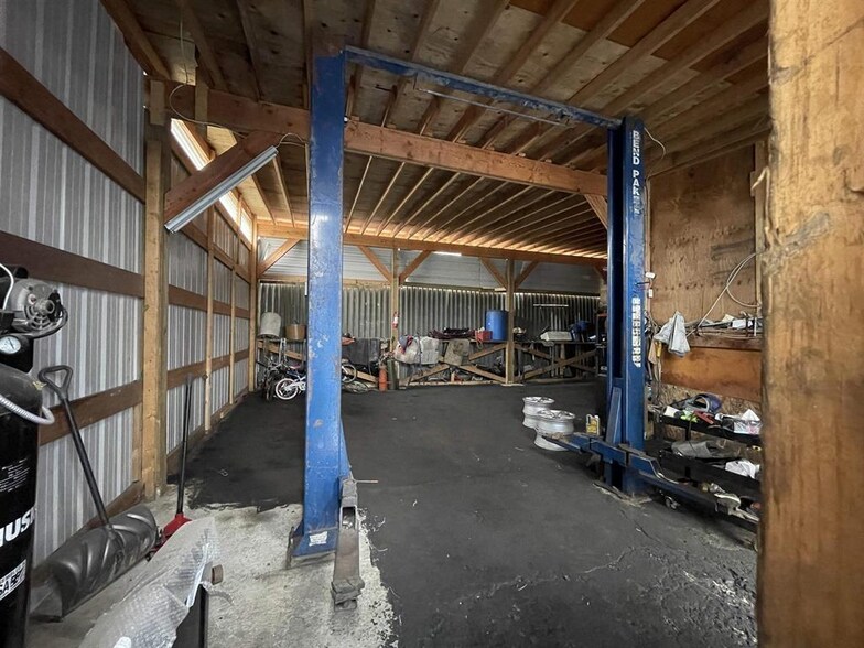 12343 Old Yale Rd, Surrey, BC à vendre - Photo intérieure – Image 2 sur 3
