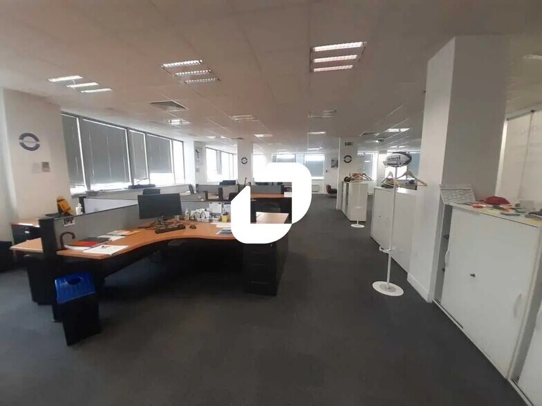 Bureau dans Saint-Ouen-sur-Seine à louer - Photo de l’immeuble – Image 3 sur 11