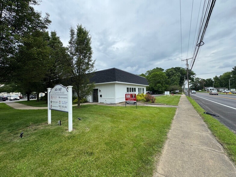 141 E Aurora Rd, Northfield, OH à louer - Photo de l’immeuble – Image 2 sur 26