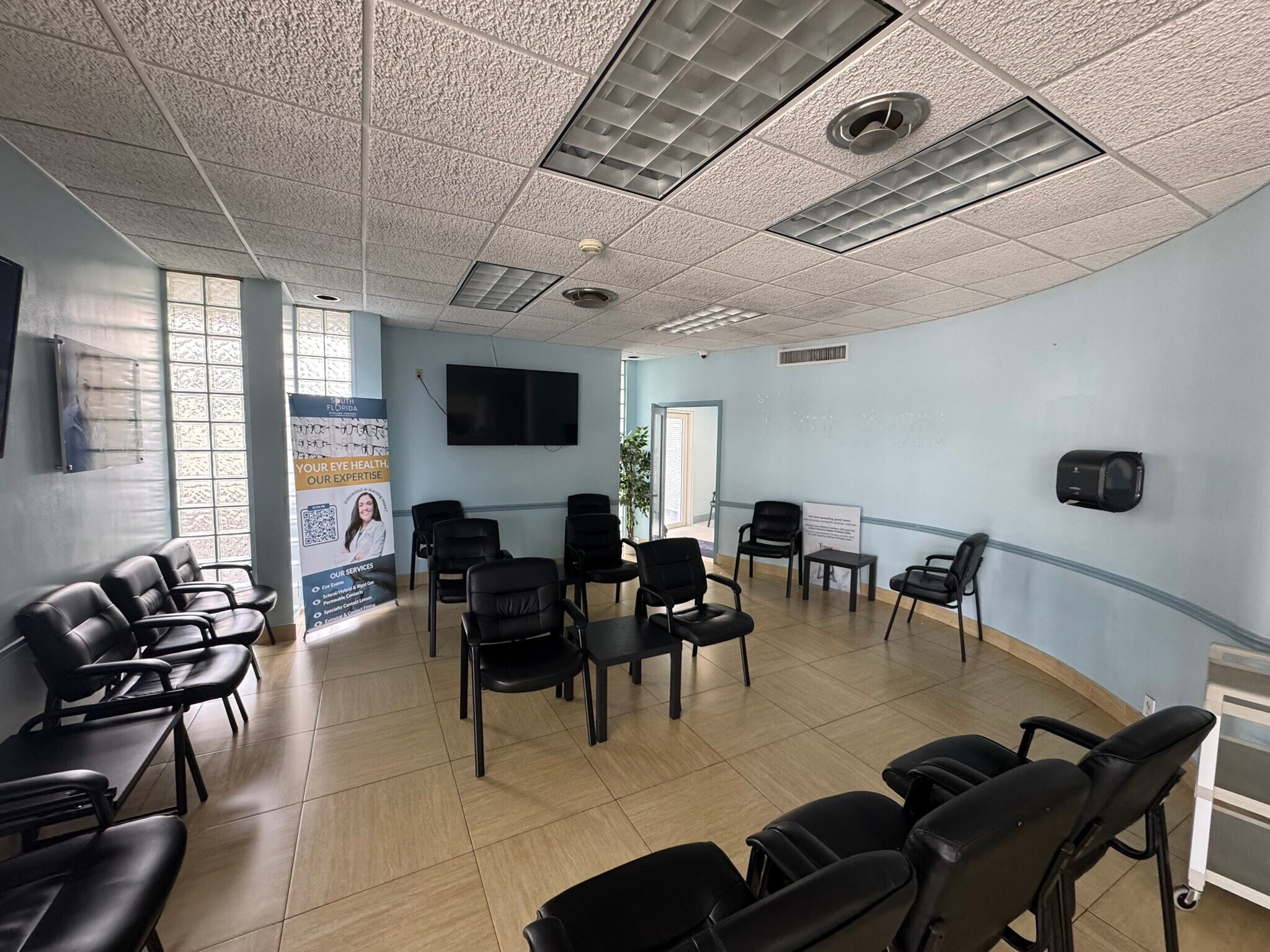 750 S Federal Hwy, Hollywood, FL à louer Photo de l’immeuble– Image 1 sur 29