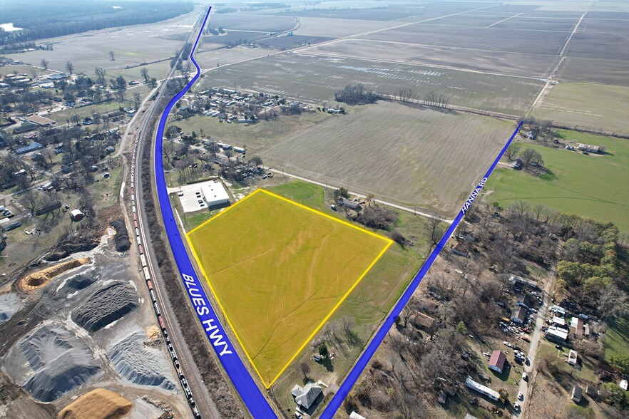1 HWY 61, Luxora, AR à vendre - Aérien – Image 1 sur 2
