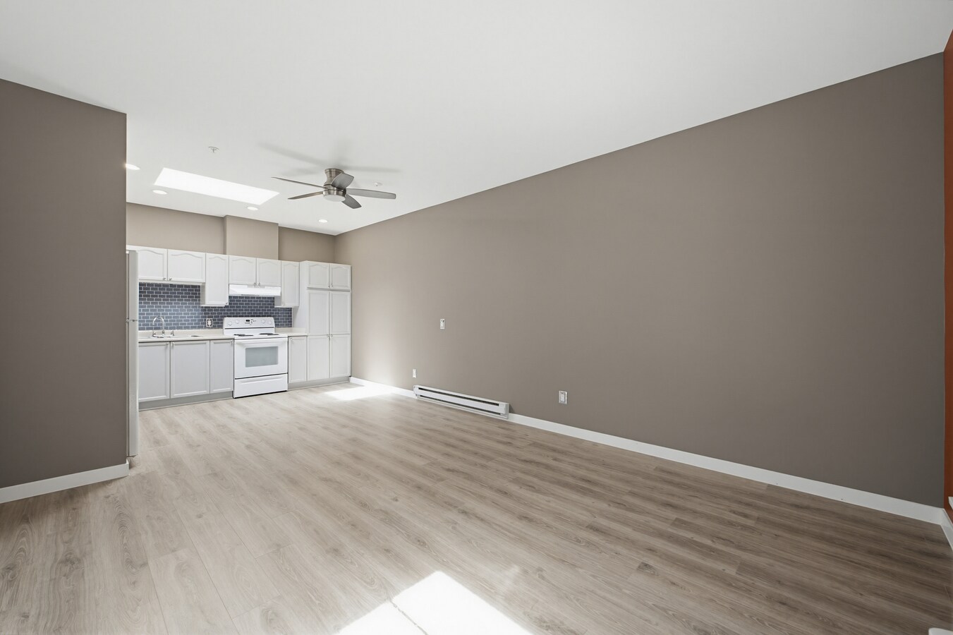 5678 199th St, Langley, BC V3A 1H8 - Lot 213 - - Photo intérieure - Image 1 of 6