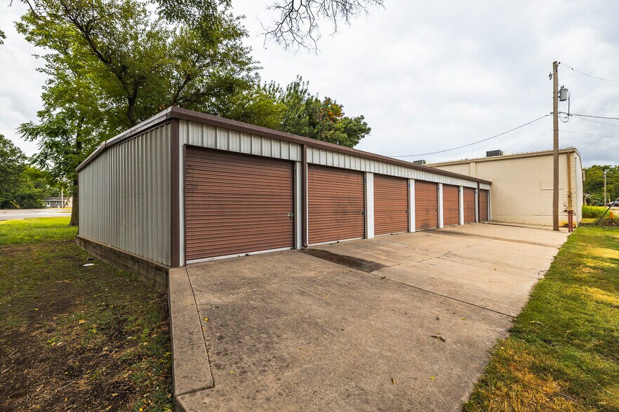 226 E Ross St, Clearwater, KS à vendre - Photo de l’immeuble – Image 3 sur 54