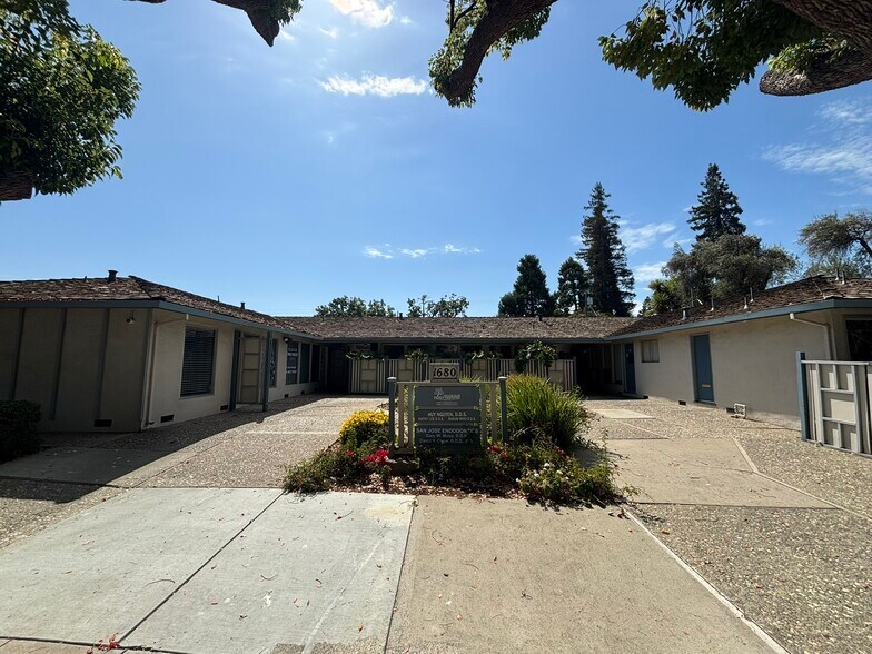 1680 Westwood Dr, San Jose, CA à louer - Photo de l’immeuble – Image 3 sur 25