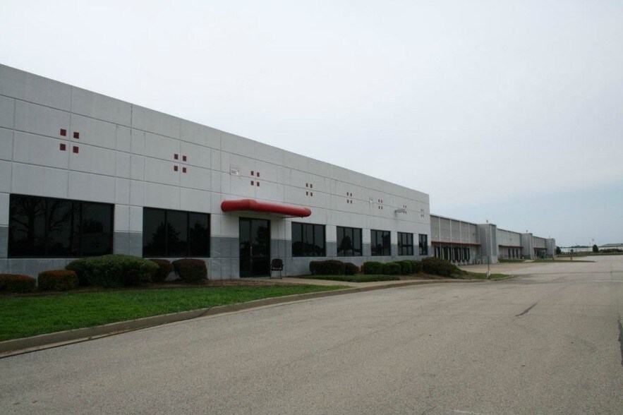 1100 Glenn Clarida Dr, Marion, IL à louer - Photo de l’immeuble – Image 3 sur 12