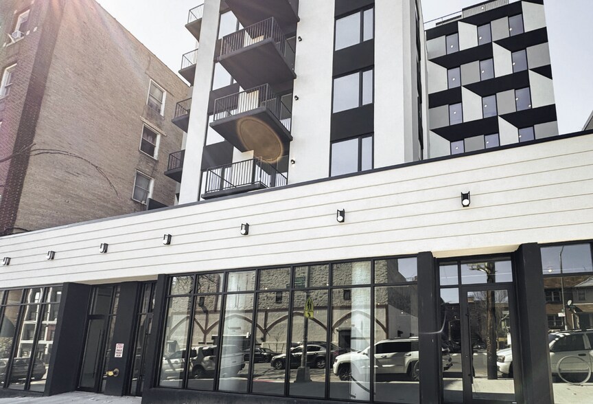979 Ogden Ave, Bronx, NY à louer - Photo de l’immeuble – Image 1 sur 2