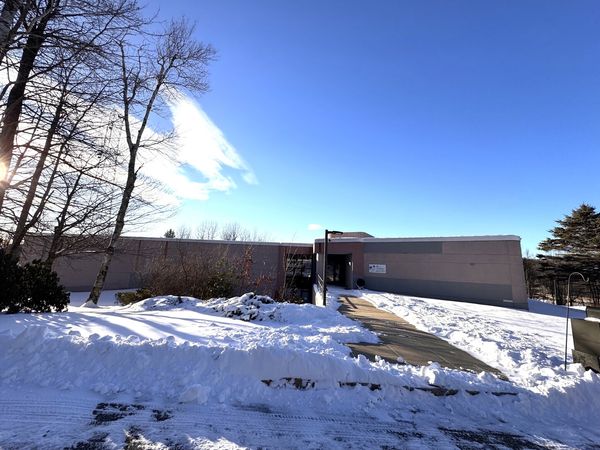 99 Danville Corner Rd, Auburn, ME à louer Photo principale– Image 1 sur 23