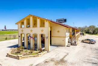 Plus de détails pour 718-720 N La Grange St, Flatonia, TX - Hôtellerie à vendre