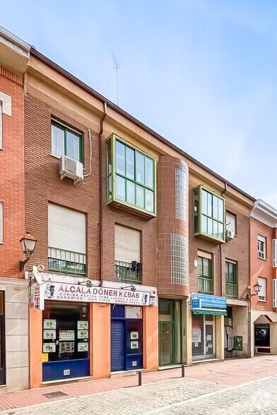 Local commercial dans Alcalá de Henares, Madrid à louer - Photo de l’immeuble – Image 2 sur 2