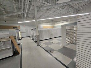 4208 E Blue Grass Rd, Mount Pleasant, MI à louer Photo intérieure– Image 2 sur 5