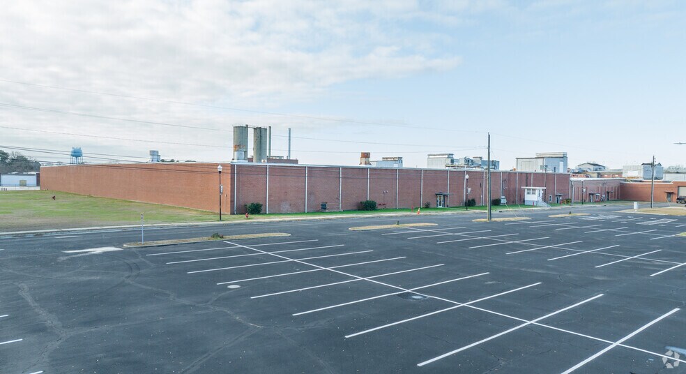 200 N 13th St, Erwin, NC à vendre - Photo de l’immeuble – Image 3 sur 27