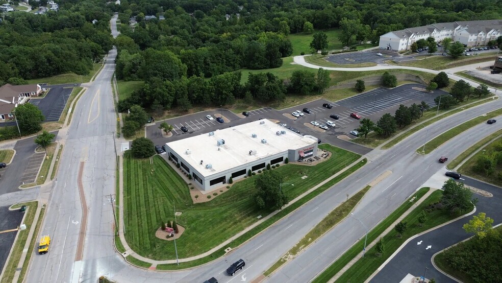 310 NW Englewood Rd, Gladstone, MO à vendre - Aérien – Image 3 sur 9