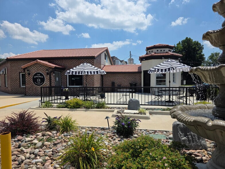 415 Saint Louis Ave, Excelsior Springs, MO à louer - Photo de l’immeuble – Image 3 sur 12