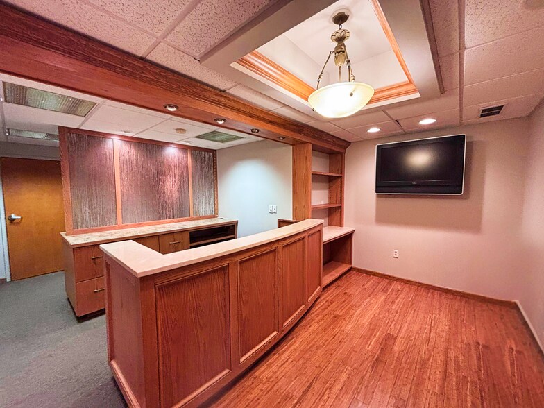 1151 Bethel Rd, Columbus, OH à louer - Photo de l’immeuble – Image 2 sur 12