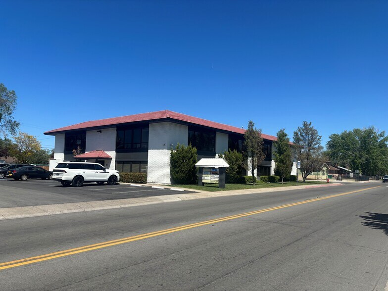 495 Apple St, Reno, NV à louer - Photo de l’immeuble – Image 3 sur 3