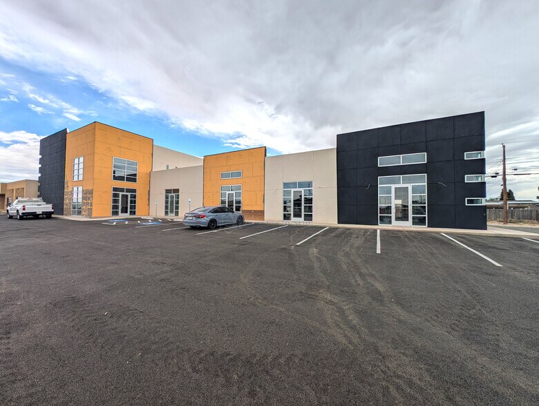 2504 N Grandview Ave, Odessa, TX à louer - Photo de l’immeuble – Image 1 sur 2