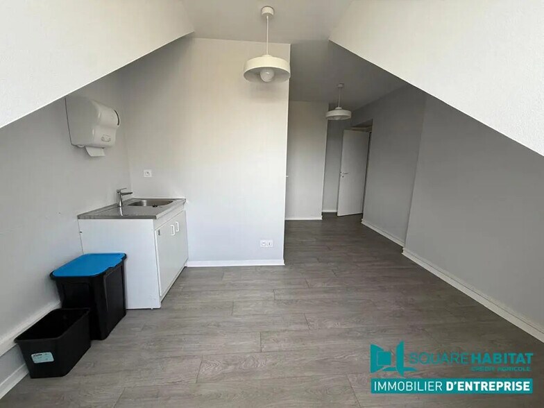 Bureau dans Tours à louer - Photo de l’immeuble – Image 3 sur 7