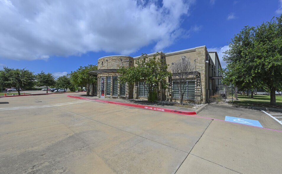 428 N Aston Dr, Sunnyvale, TX à vendre - Photo de l’immeuble – Image 3 sur 11