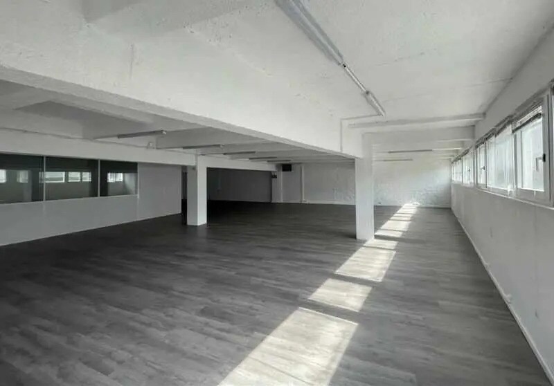 Bureau dans Montreuil à louer - Photo de l’immeuble – Image 2 sur 4