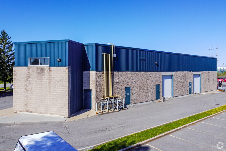 46 Antares Dr, Ottawa, ON à louer - Photo de l’immeuble – Image 2 sur 4