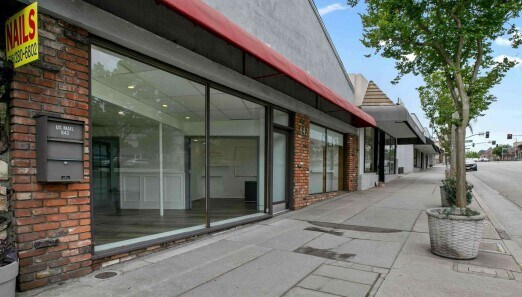 842 Foothill Blvd, La Cañada Flintridge, CA à vendre - Photo de l’immeuble – Image 3 sur 15