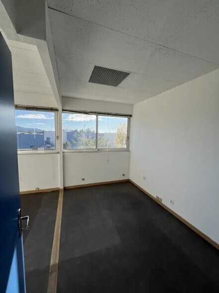 Bureau dans La Garde à louer - Photo intérieure – Image 2 sur 5