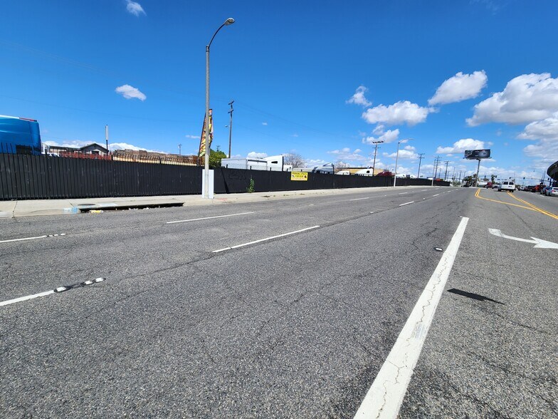 Alameda St, Los Angeles, CA à vendre - Photo de l’immeuble – Image 3 sur 3