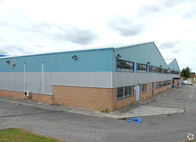 First Ave, Deeside à louer - Photo de l’immeuble – Image 3 sur 9