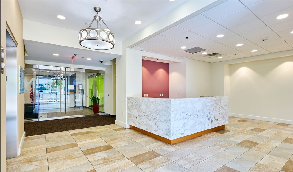 2850 Eisenhower Ave, Alexandria, VA à louer - Hall d’entrée – Image 3 sur 10