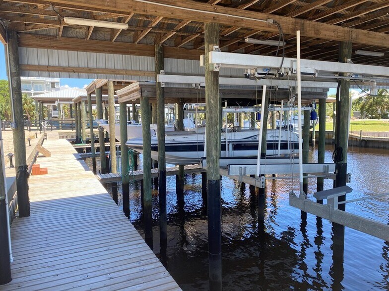 22 Top Sail Way, Panacea, FL à vendre - Photo de l’immeuble – Image 3 sur 9