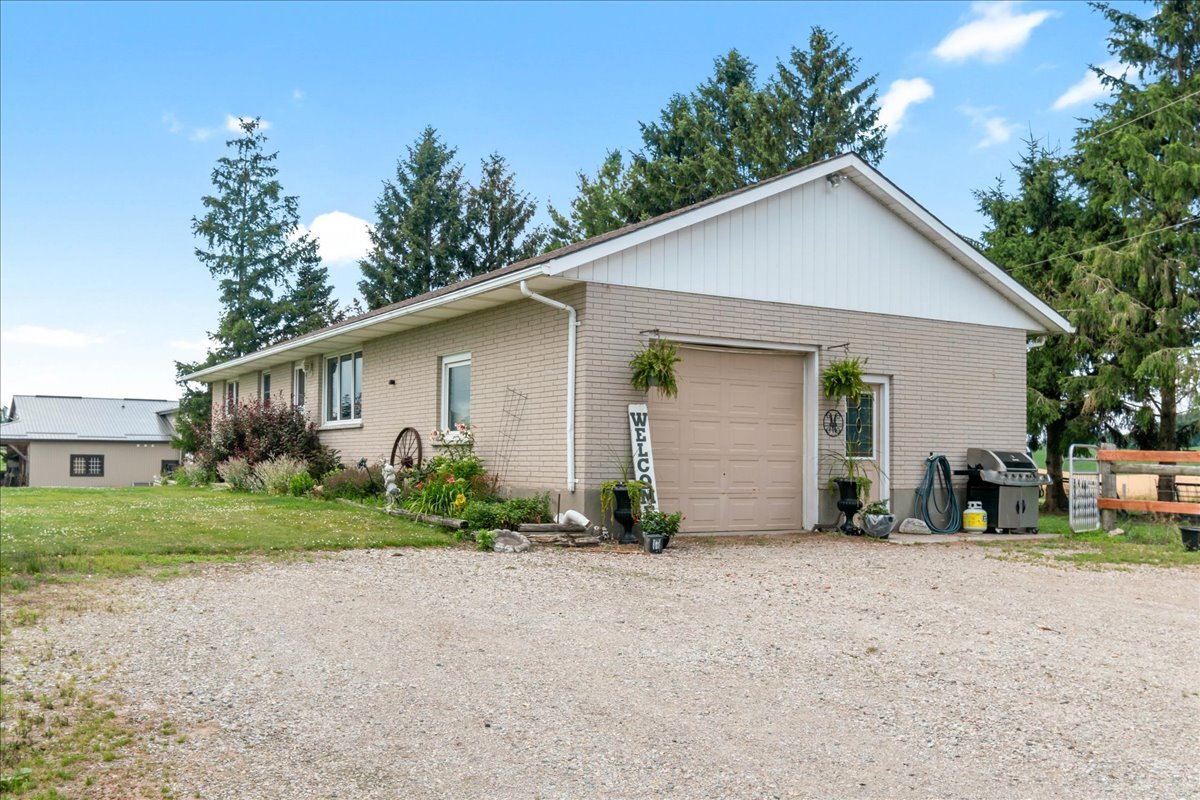 383731 Salford Rd, Salford, ON à vendre Photo principale– Image 1 sur 21