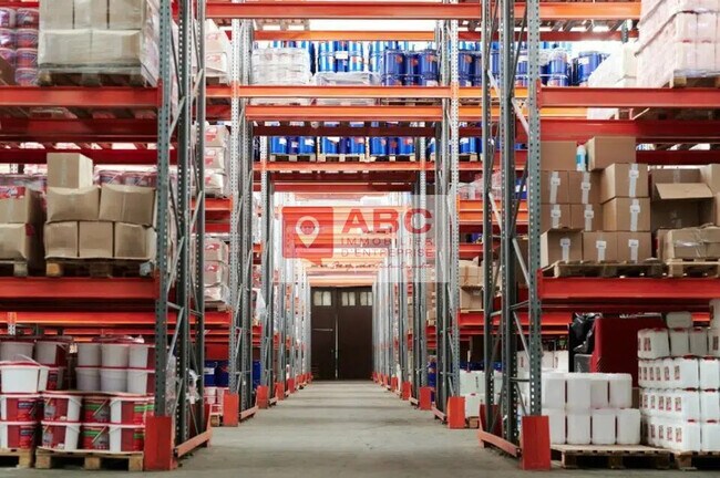 Plus de détails pour Local d'activités à louer