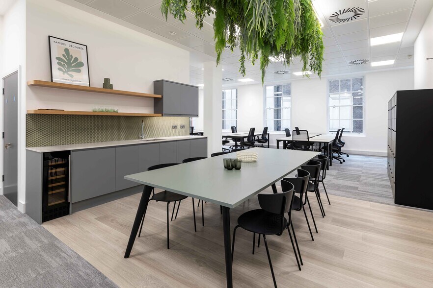 72 Cannon St, Londres à louer - Photo de l’immeuble – Image 2 sur 8