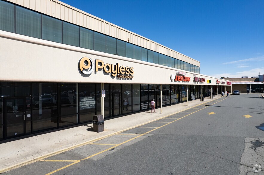 107-135 Bloomfield Ave, Bloomfield, NJ à louer - Photo de l’immeuble – Image 3 sur 5