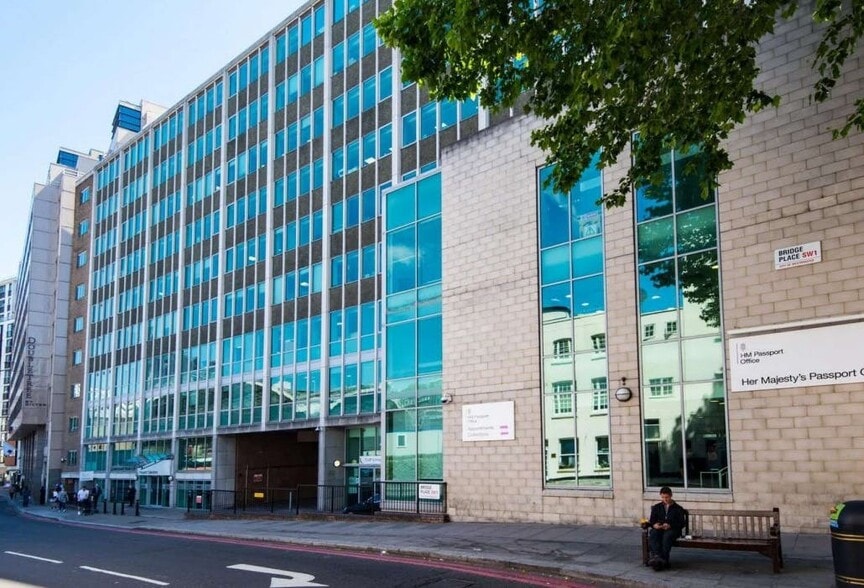 89 Eccleston Sq, Londres à louer - Photo de l’immeuble – Image 2 sur 7