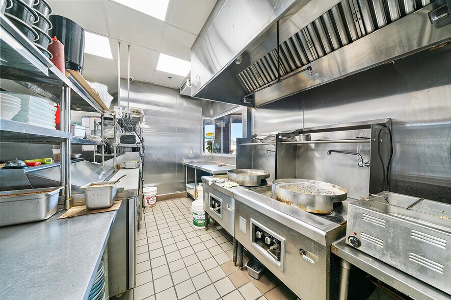 1370 Fullerton Rd, Rowland Heights, CA à louer - Photo de l’immeuble – Image 2 sur 6