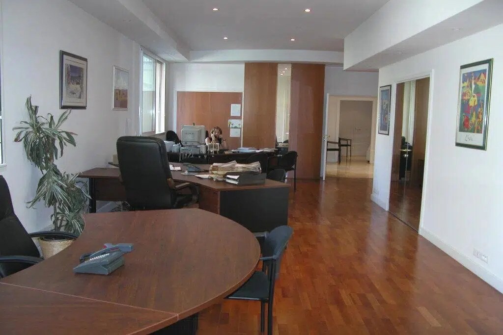 Bureau dans Cannes à louer Photo de l’immeuble– Image 1 sur 4