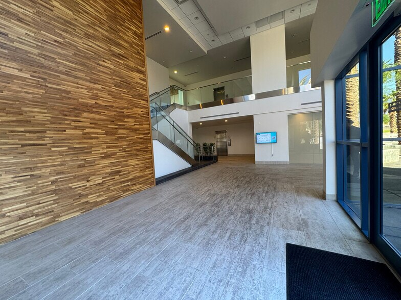 7300 W Boston St, Chandler, AZ à vendre - Hall d’entrée – Image 2 sur 10