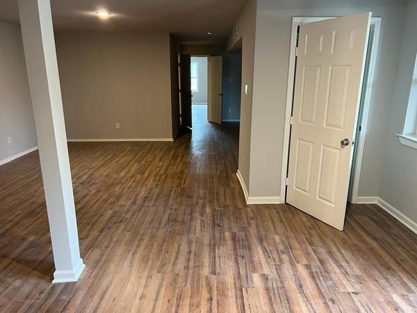 409 W Main St, Whitesboro, TX à louer - Photo intérieure – Image 3 sur 13