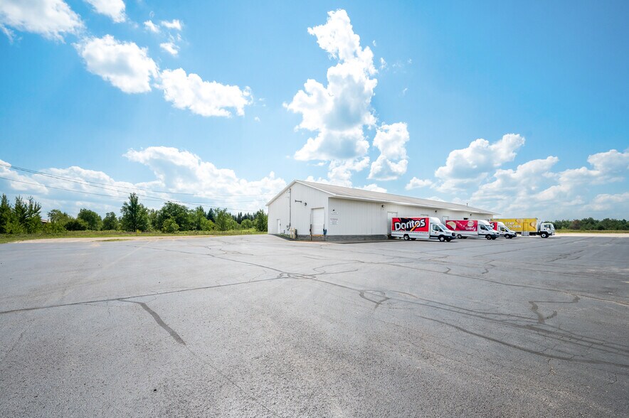 7480 E 34 Rd, Cadillac, MI à vendre - Photo de l’immeuble – Image 2 sur 25