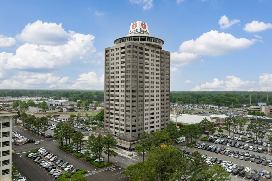 5050 Poplar Ave, Memphis, TN à louer - Photo de l’immeuble – Image 1 sur 25