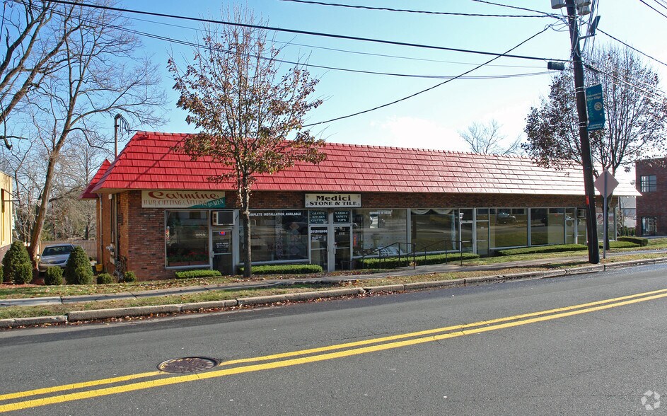 960-964 Kinderkamack Rd, River Edge, NJ à louer - Photo de l’immeuble – Image 2 sur 13