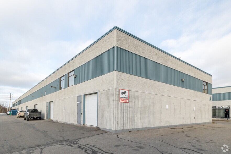 2212A Gladwin Cres, Ottawa, ON à vendre - Photo de l’immeuble – Image 2 sur 4