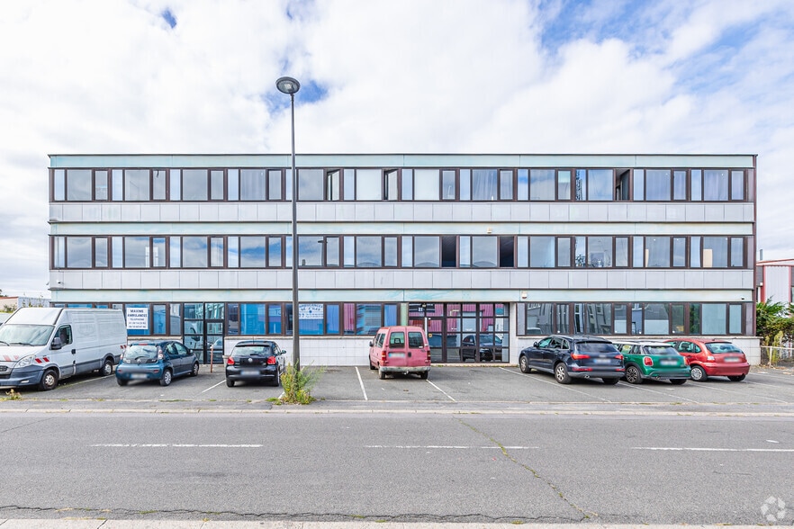 29-31 Rue Des Entrepreneurs, Carrières-sur-Seine à louer - Photo de l’immeuble – Image 2 sur 2