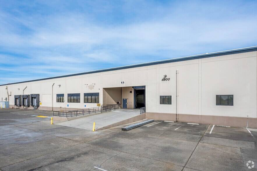 4700-4940 Lang Ave, Mcclellan, CA à louer - Photo de l’immeuble – Image 3 sur 6