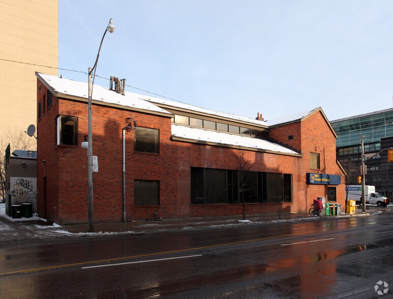 648 Spadina Ave, Toronto, ON à louer - Photo de l’immeuble – Image 2 sur 2