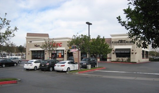 5675 E La Palma Ave, Anaheim, CA à louer - Photo de l’immeuble – Image 2 sur 13
