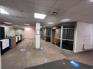 Plus de détails pour 83-85 Main St, Thornliebank - Local commercial à louer