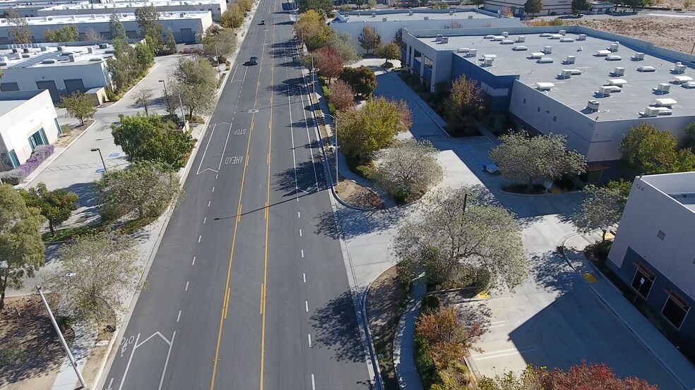 200 E Avenue K-8, Lancaster, CA à louer - Photo de l’immeuble – Image 2 sur 12